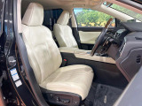 運転席シート廻りは使用感も少なく、良好な状態となっています。丁寧に使われていたことがよくわかりますね。