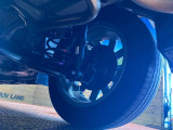 お車を安心してお乗りいただく為には、足回りの定期点検が欠かせません。サービスサポート(有償保証)では無料点検もご提供しており、安心のカーライフをお過ごしいただけるサポート体制が整っています。