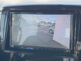 【バックカメラ】駐車時に後方がリアルタイム映像で確認できます。大型商業施設や立体駐車場での駐車時や、夜間のバック時に大活躍!運転スキルに関わらず、今や必須となった装備のひとつです!