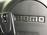 【キーレス】少し離れた場所からでもボタン一つでドアの開錠・施錠ができるのでとっても便利!ドアの鍵穴周りに傷をつけることもありません♪