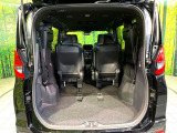 普段のお買い物や通勤、送迎等に十分な荷室スペースを確保しております。セカンドシートを倒すと、大きな荷物の積載も可能です♪