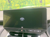 【12.3インチワイドナビ】高級感とインパクトのある大型ワイドナビを装備。各種オーディオ操作はもちろん、横長ワイド画面でのマップ2分割表示など、利便性も高いナビです♪