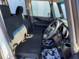 運転席シート廻りは使用感も少なく、良好な状態となっています。丁寧に使われていたことがよくわかりますね。