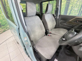 運転席シート廻りは使用感も少なく、良好な状態となっています。丁寧に使われていたことがよくわかりますね。