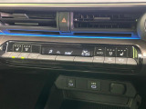 【オートエアコン】一度お好みの温度に設定すれば、車内の温度を検知し風量や温度を自動で調整。暑い&hellip;寒い&hellip;と何度もスイッチ操作をする必要はありません。快適な車内空間には必須の機能ですね♪