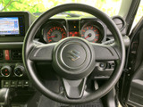 握りやすく操作しやすいステアリング。快適なドライビングポジションを実現し、長距離運転でも疲れにくい設計となっています。