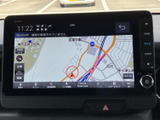 鮮明な地図表示で、目的地への道案内をサポート。スムーズなナビゲーションで快適なドライブを体験してください。