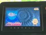 鮮やかな画面で、様々な映像コンテンツを楽しめます。停車時に映像を視聴するのもおすすめです。