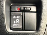 【パワースライドドア】スマートキーや運転席のスイッチでスライドドアの開閉が可能♪電動だから力を入れてドアを開ける必要が無く、小さいお子様でも、重い荷物を持っている時もラクに開け閉めできます♪