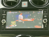 高画質モニターで、鮮やかな映像を大画面で楽しめます。停車時に映像コンテンツを視聴するのもおすすめです。