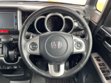 【純正革巻きステアリング】上質な革を使用することで、手にしっかり馴染みとても運転しやすいハンドルです♪