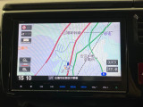 【純正ナビ】人気の純正ナビを装備しております。ナビの使いやすさはもちろん、オーディオ機能も充実!キャンプや旅行はもちろん、通勤や買い物など普段のドライブも楽しくなるはず♪