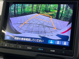 【バックカメラ】駐車時に後方がリアルタイム映像で確認できます。大型商業施設や立体駐車場での駐車時や、夜間のバック時に大活躍!運転スキルに関わらず、今や必須となった装備のひとつです!