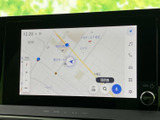 鮮明な表示で、目的地までのルートをスムーズに確認できます。最新の地図データで、常に正確な情報を提供します。