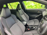 上質な素材を使用したドアトリムが、車内を上品に演出。手触りの良さと洗練されたデザインが、ドライビング体験をより豊かにしてくれるでしょう。
