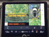 周囲の状況をしっかり把握できるバックカメラが搭載されています。安全確認をサポートし、万が一のリスクを軽減します。