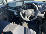 【運転席】座り心地が良いシートなので長時間の運転でも快適にお過ごしいただけます。新品のフロアマットのご注文も可能です。掲載箇所以外にご希望の写真がございましたらお気軽にお問い合わせ下さい。