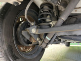 お車を安心してお乗りいただく為には、足回りの定期点検が欠かせません。サービスサポート(有償保証)では無料点検もご提供しており、安心のカーライフをお過ごしいただけるサポート体制が整っています。