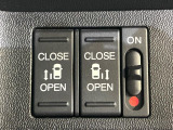 【両側パワースライドドア】スマートキーや運転席のスイッチで後席両側スライドドアの開閉が可能♪電動だから力を入れてドアを開ける必要が無く、小さなお子様でも簡単に開け閉めでき快適です♪