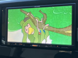 停車時に映像を楽しめるTV画面。お子様連れのご旅行など、ちょっとした待ち時間もゆったりと過ごせます。