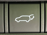 【パワーバックドア】スマートキーや運転席のボタンを押すだけでリアゲートが自動で開閉します!荷物を持っている時や、高い位置にあるバックドアを閉める際に便利な機能です♪