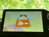 停車時にテレビ番組を視聴できます。お子様連れのご家族に嬉しい機能です。