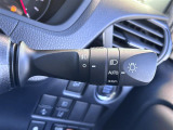 【オートライト(AUTO)】外の明るさをシステムが感知して、自動でヘッドライトが点灯します。ヘッドライトをつけ忘れを防ぐ便利機能です。