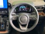 インテリアに合わせたデザインのステアリングは、運転される方のことも考え、運転しやすい形状、大きさです。是非一度、実際に触ってお確かめください。