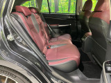 【本革シート】上質な本革を使用し、高級感あふれる本革シート。常に体に触れる部分だから、座り心地の良さにはこだわりたいですね♪汚れの付着や劣化を抑制する内装コーティング施工もおススメですよ♪