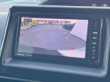【バックカメラ】駐車時に後方がリアルタイム映像で確認できます。大型商業施設や立体駐車場での駐車時や、夜間のバック時に大活躍!運転スキルに関わらず、今や必須となった装備のひとつです!