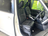運転席シート廻りは使用感も少なく、良好な状態となっています。丁寧に使われていたことがよくわかりますね。
