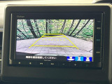 【バックカメラ】駐車時に後方がリアルタイム映像で確認できます。大型商業施設や立体駐車場での駐車時や、夜間のバック時に大活躍!運転スキルに関わらず、今や必須となった装備のひとつです!