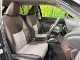 運転席シート廻りは使用感も少なく、良好な状態となっています。前オーナー様が丁寧に使っていたことがよくわかりますね。