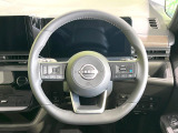 【純正革巻きステアリング】上質な革を使用することで、手にしっかり馴染みとても運転しやすいハンドルです♪