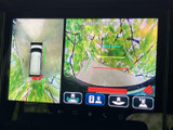 駐車時の後方確認をサポート。映像を鮮明に表示し、安全な運転をアシストします。車庫入れや狭い道での運転がより安心できます。