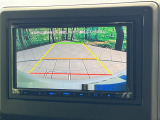 【バックカメラ】駐車時に後方がリアルタイム映像で確認できます。大型商業施設や立体駐車場での駐車時や、夜間のバック時に大活躍!運転スキルに関わらず、今や必須となった装備のひとつです!