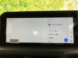 使いやすいインターフェースで、快適なドライブをサポートします。最新の機能で、よりスマートなカーライフを。