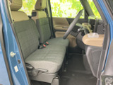 広々とした空間で、ゆったりとくつろげるシート。快適なドライブをサポートします。手入れの行き届いた空間が魅力です。