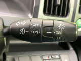 【オートライト】周りの明るさに応じて自動でヘッドライトの点灯・消灯ができる機能です!ライトの付け忘れ・消し忘れなどが無くなり、雨の日や夕方の走行も安心!トンネル通過時も便利ですね♪