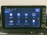 多彩な画面表示で、ナビ、オーディオ、車両情報など、必要な情報を一目で確認できます。視認性の高いモニターで、快適なドライブをサポートします。