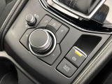 【オートブレーキホールド】信号待ちや渋滞で停車時にブレーキから足を離しても、停止状態を保持してくれます。前進するときはアクセルを踏めば自動で解除されるので安心♪街乗り運転が楽になります♪