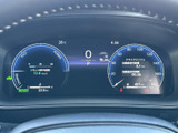 直感的に理解できる表示で、車の状態を常に把握できます。ドライビングをより安全で快適なものにします。