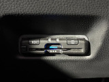 【ETC】有料道路を利用する際に料金所で停止することなく通過できる、ETC車載器(ノンストップ自動料金収受システム機器)が装備されています。セットアップを行うことで利用可能になります。
