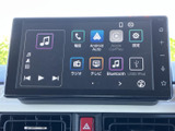 直感的な操作で、スムーズに音楽を楽しめます。スマートフォン連携機能も搭載し、快適なドライブをサポートします。