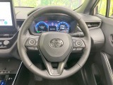 インテリアに合わせたデザインのステアリングは、運転される方のことも考え、運転しやすい形状、大きさです。是非一度、実際に触ってお確かめください。