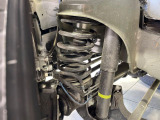 お車を安心してお乗りいただく為には、足回りの定期点検が欠かせません。サービスサポート(有償保証)では無料点検もご提供しており、安心のカーライフをお過ごしいただけるサポート体制が整っています。