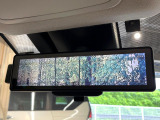 【デジタルインナーミラー】後席の大きな荷物や同乗者で後方が確認しづらい時でも安心!カメラが撮影した車両後方の映像をルームミラー内に表示。クリアな視界で状況の確認が可能です!