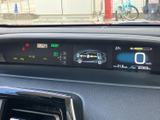 運転に必要な情報を一目で確認できる、見やすいメーターです。シンプルながらも洗練されたデザインも魅力です。