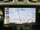 鮮明な地図表示で、スムーズなルート案内を実現。夜間走行時でも視認性が高く、安心して目的地へ向かうことができます。