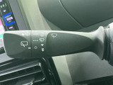 視界をクリアに保ち、安全な運転をサポートします。雨天時でも安心して走行できる、頼れる機能。